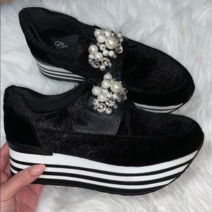 Platform black sued and white sneakers with pearls
